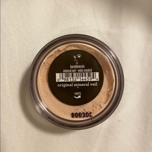 NEW BAREMINERALS MINERAL VEIL FINISHING POWDER!